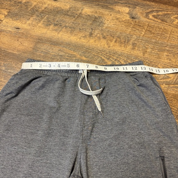 Vuori Sunday Performance Jogger Men's Small Gray Stretch Sweatpants Pull On Gym - Picture 2 of 11